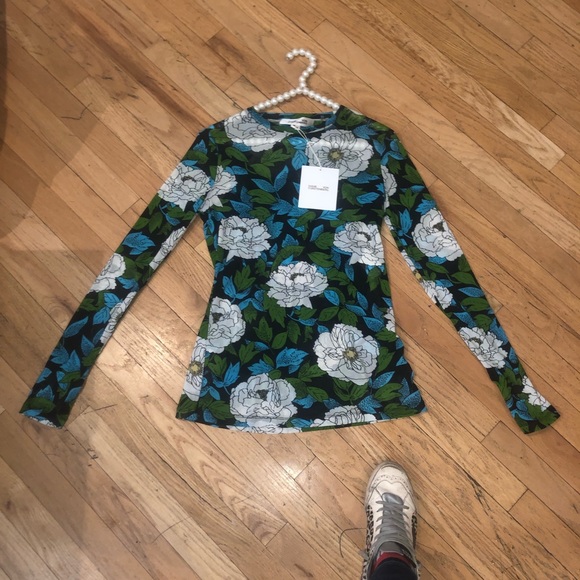 Diane Von Furstenberg Tops - NWT DVF Floral Print Long Sleeve Top Size M